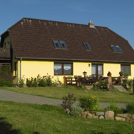 Mit Garten In Zweedorf, Cleaning Included